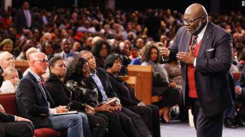 T.D. Jakes preaching and ministering under the power of the Holy Spirit - iUseFaith